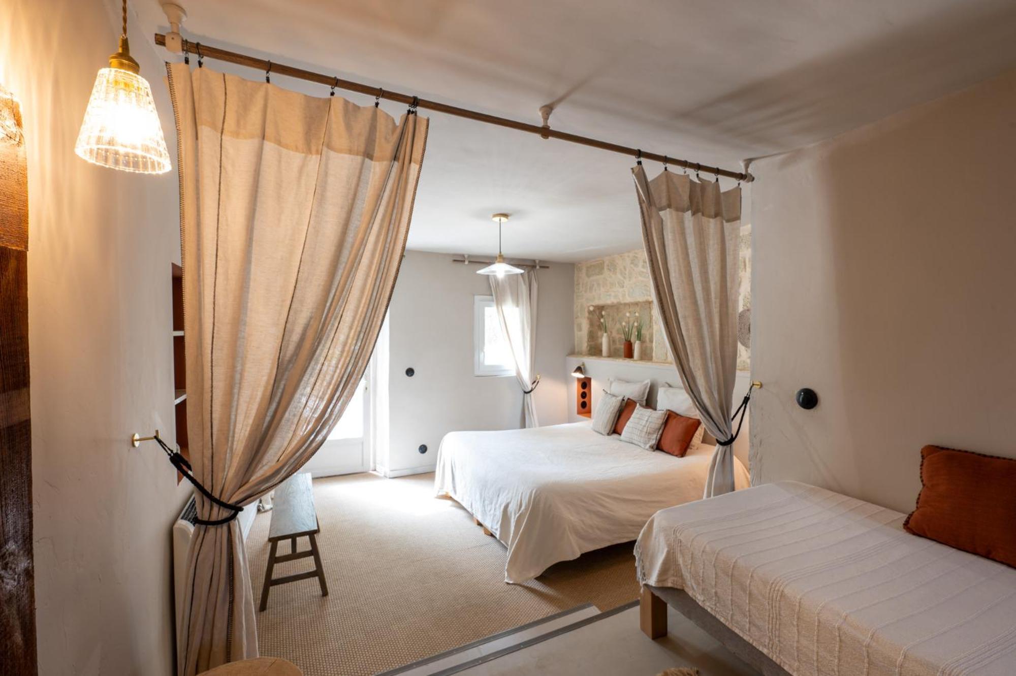 Mas Du Cimai Hotell Evenos Eksteriør bilde